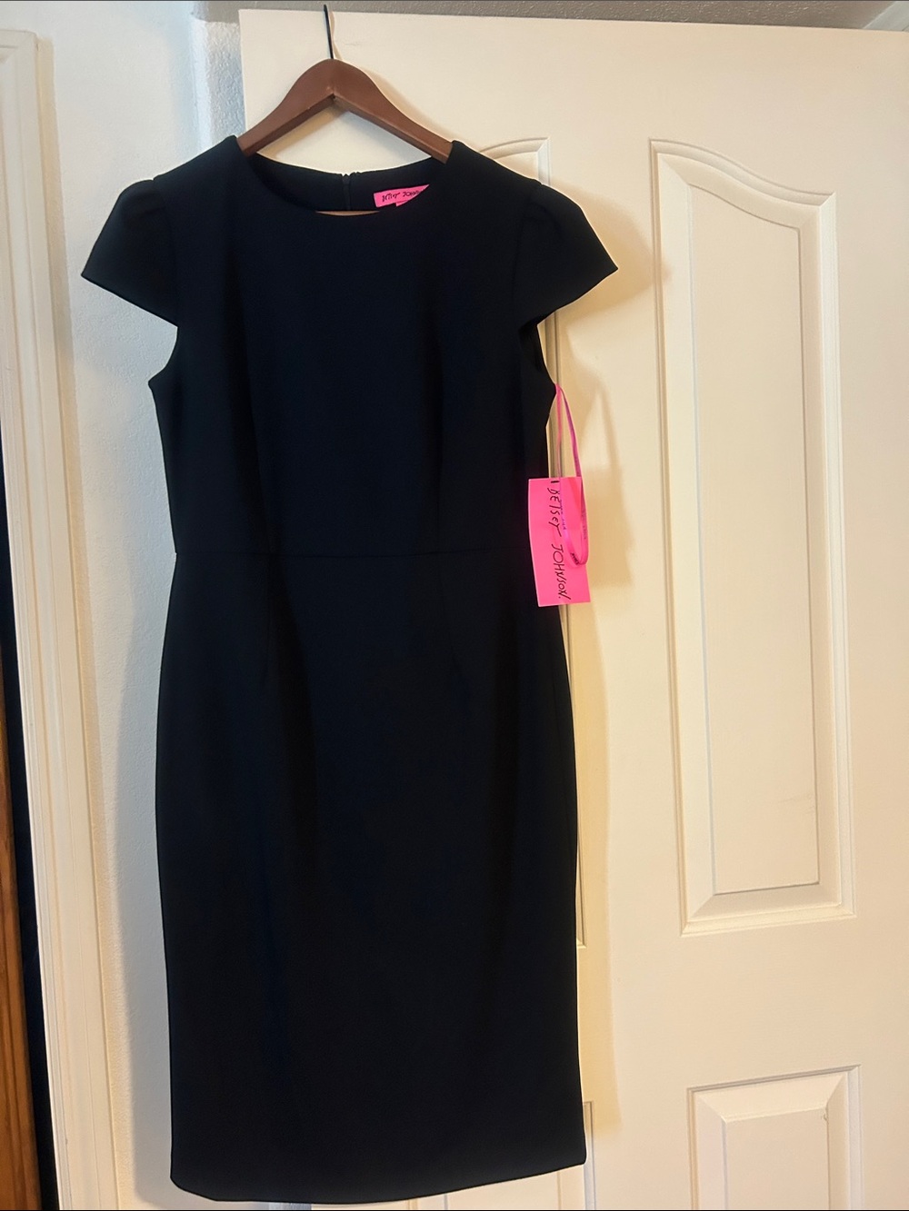 Betsey Johnson Black Cap-Sleeve Sheath Dress